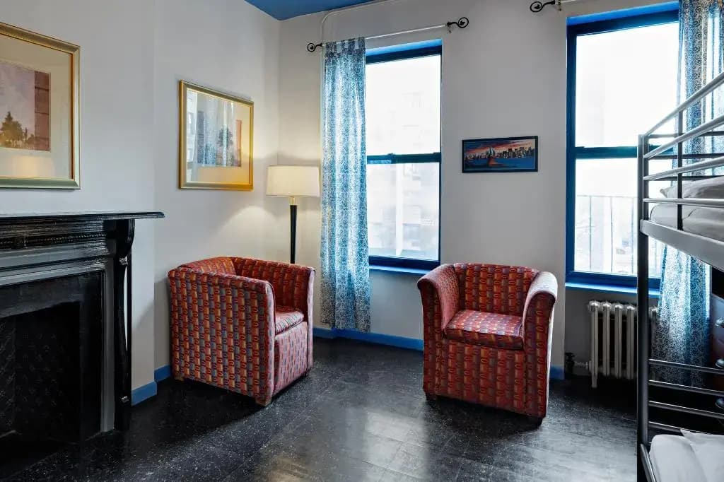 Central Park West Hostel - photo 15