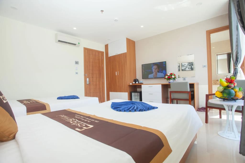 Ecstasy Hotel - photo 3