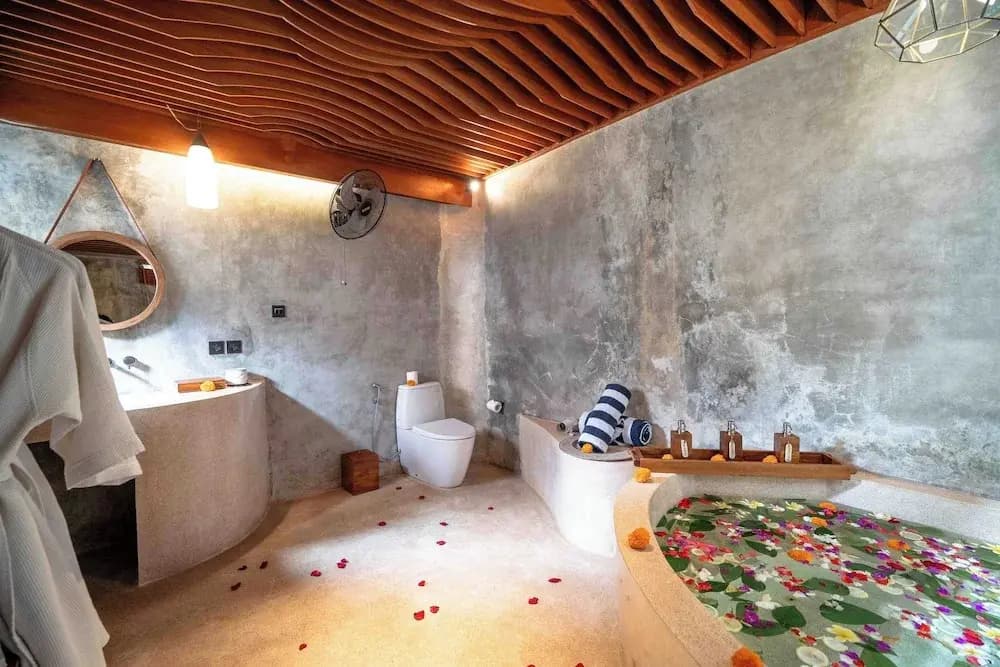 The Sender Pool Suite - photo 46