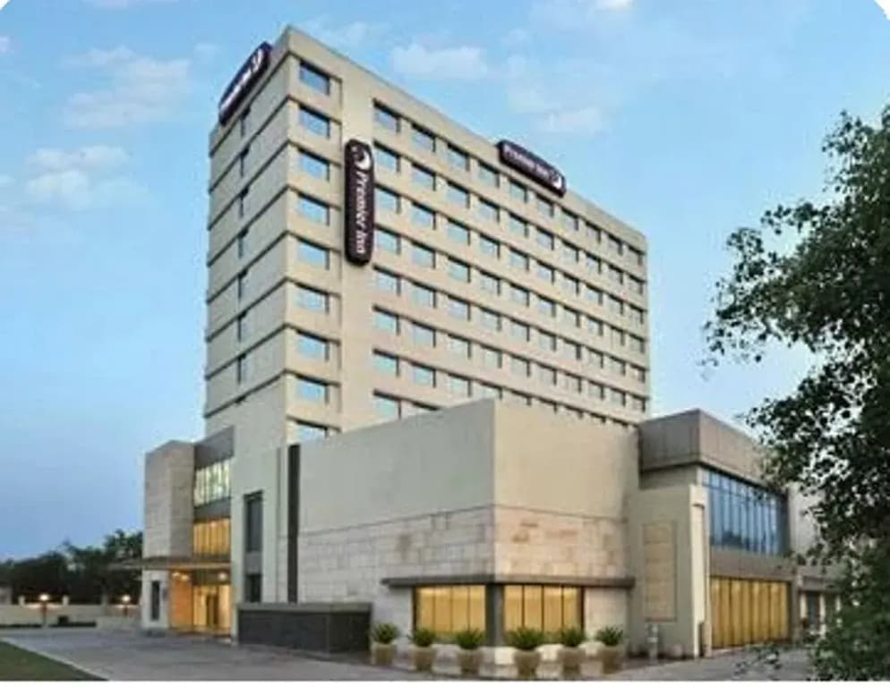 Caspia Hotel New Delhi Shalimar Bagh - photo 1