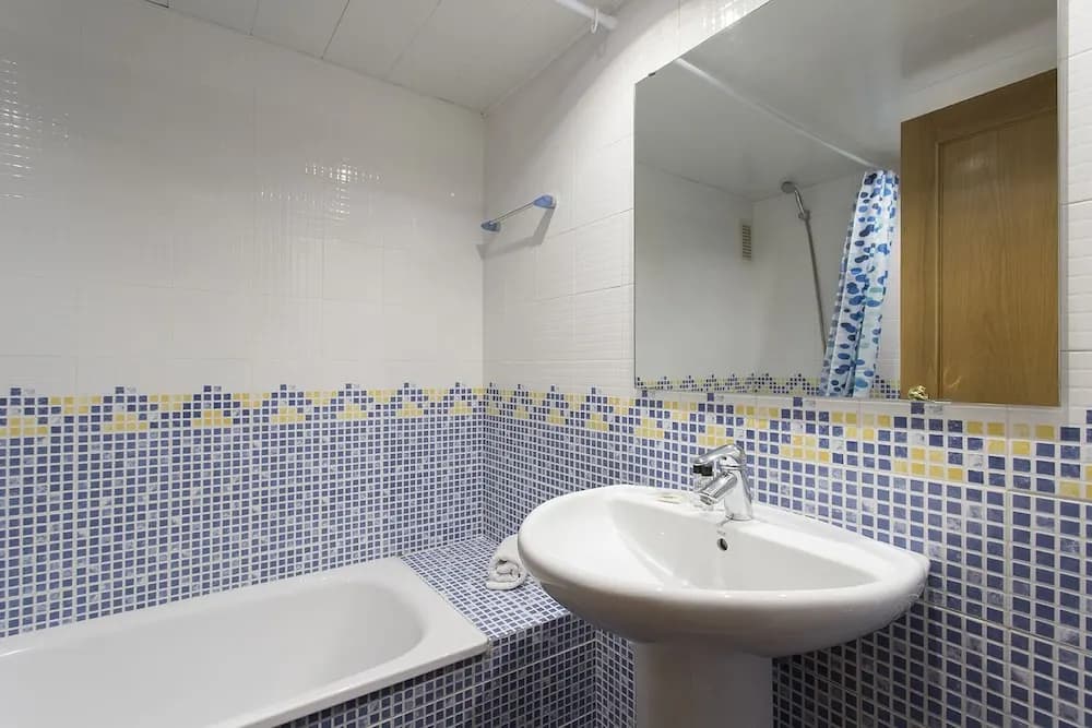 1317 - Modern Forum Apartment - photo 8