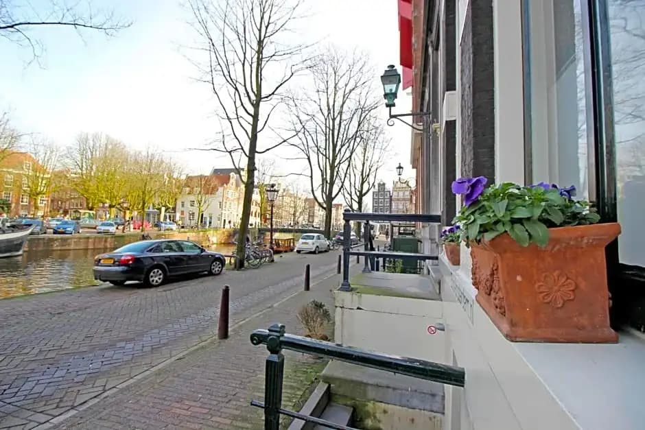Cozy Jordaan canalhouse near Anne Frank House - photo 12