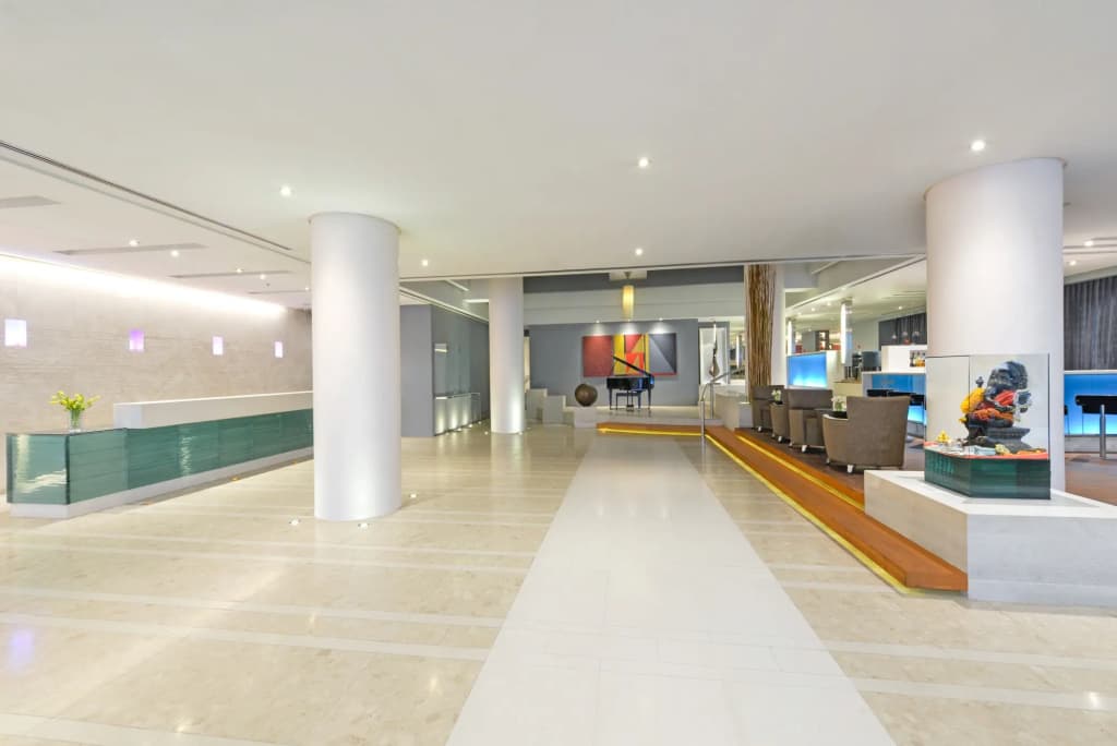 BelAire Bangkok Hotel - photo 2