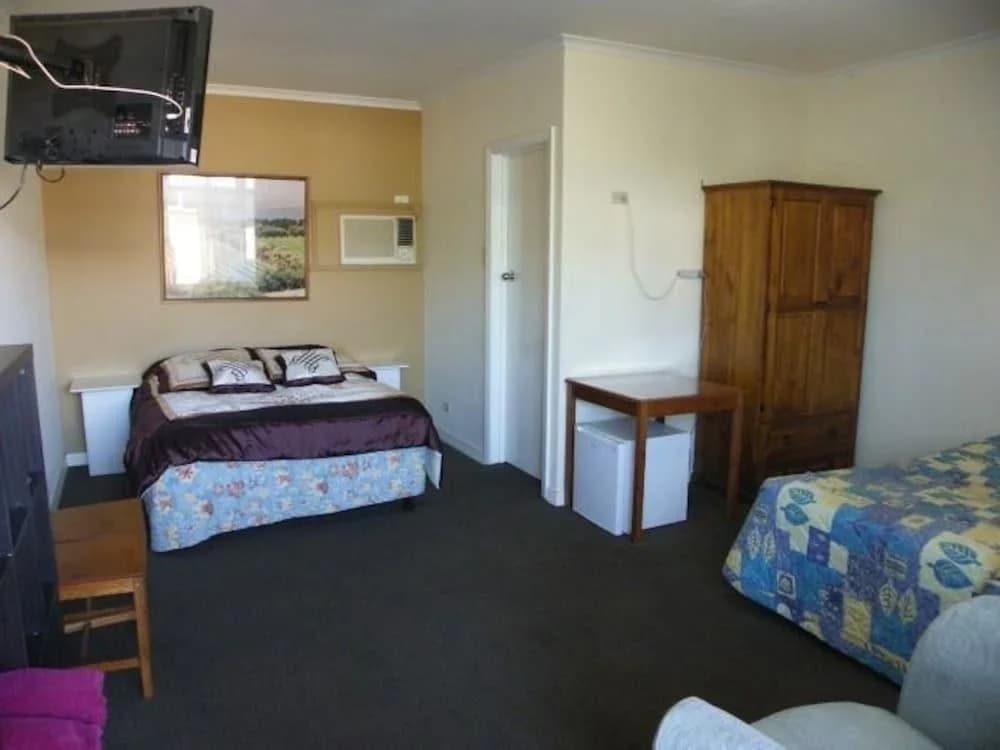 Palms Motel - photo 4