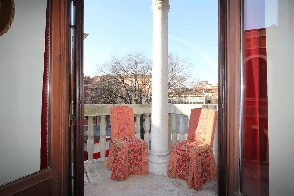 City Apartments - photo 8