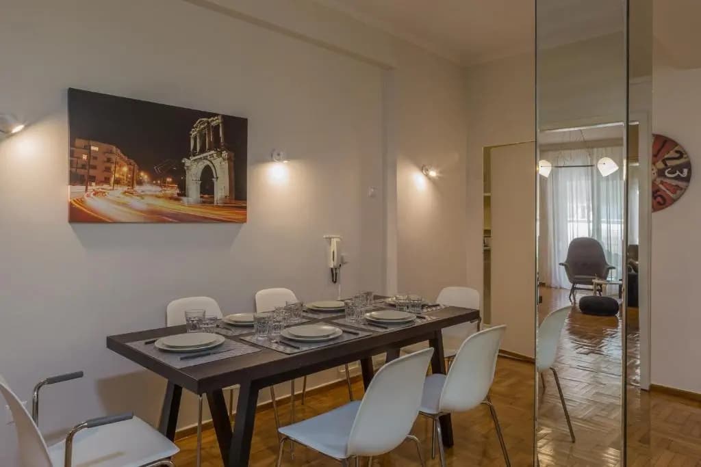 Elite Downtown Central 5th Floor Apartment - photo 9