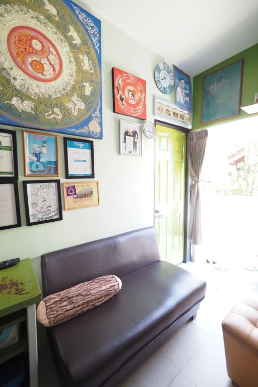 Popeye Guesthouse - photo 2