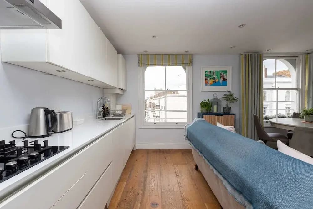Spacious 3 Bedroom in Notting Hill With Balcony - photo 19