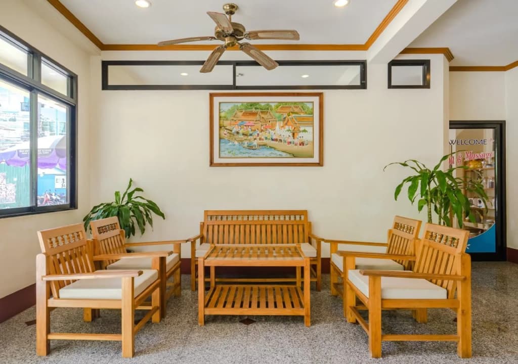 Kata View Guesthouse - photo 6