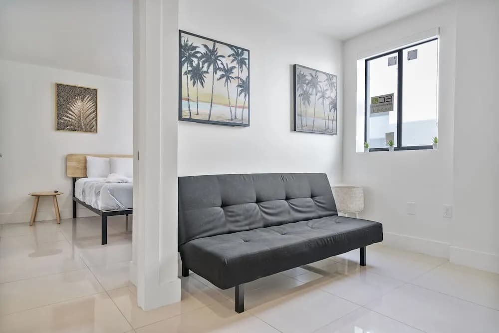 Miami Suite 310 - photo 14