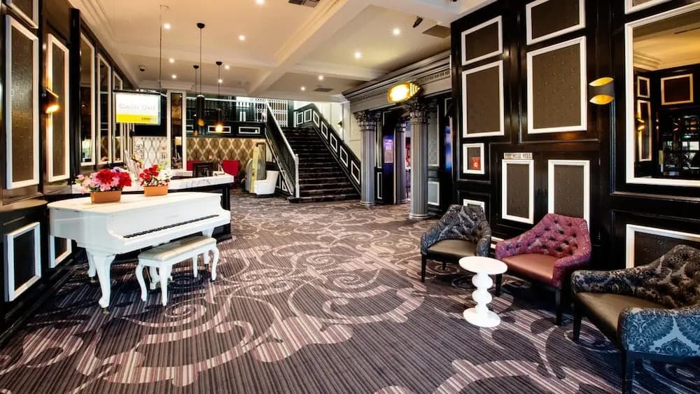 Nightcap at Skyways Hotel - photo 13