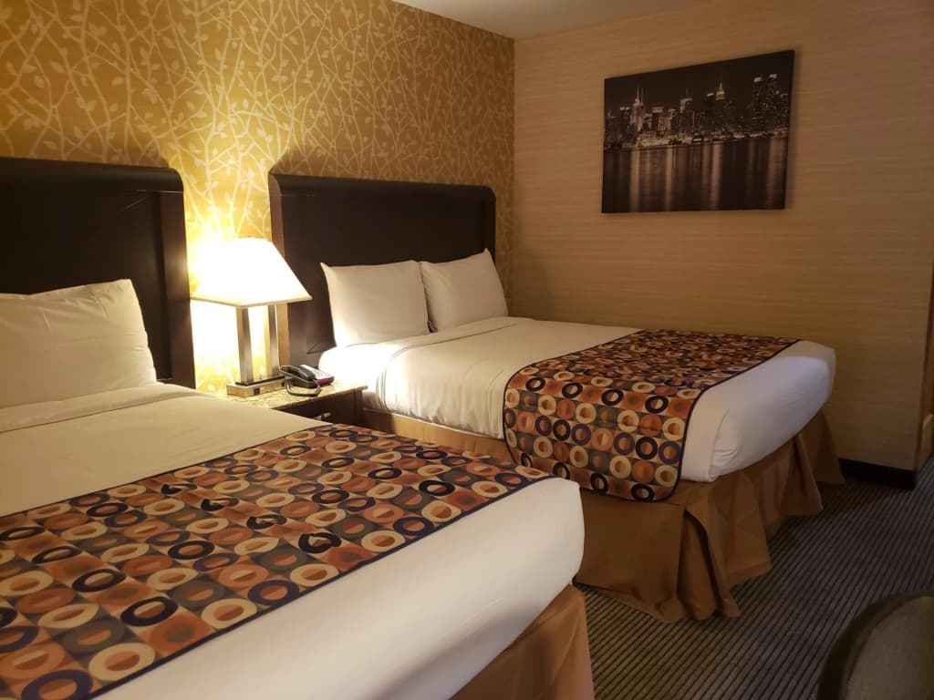 Elmhurst Hotel - photo 5
