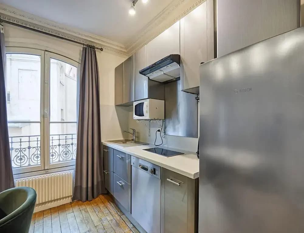 Charming Apartment Center of Paris by Studio Prestige - photo 8