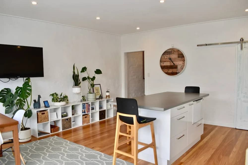 Charming Terrace House on Tree Lined Street - photo 15