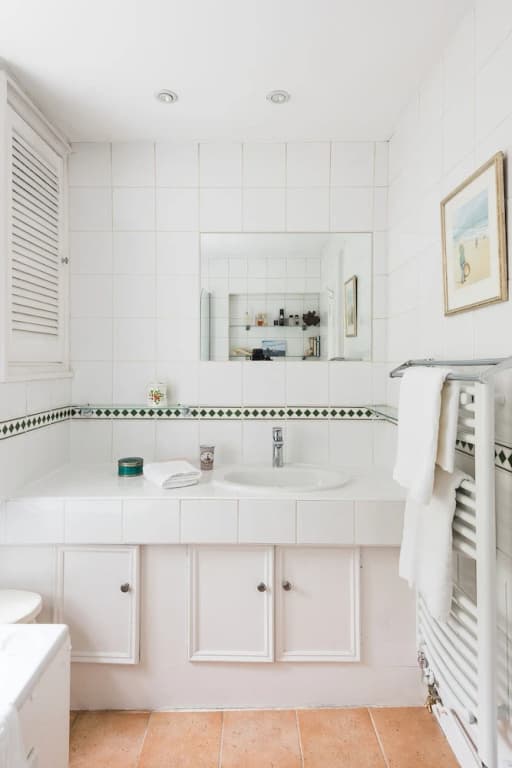 Distinctive Kensington 1-bed flat - photo 9