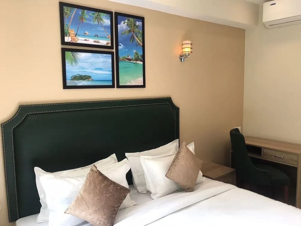 Hotel Flora - photo 7