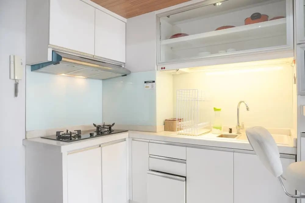 Warm And Comfort Living 1Br At 8Th Ambassade Kuningan Apartment - photo 10