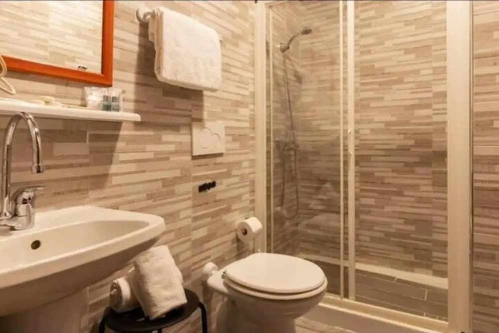 Unique  Guesthouse - photo 8