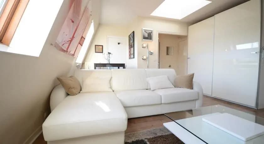 Friendly Rentals Gare Du Nord View Apartment - photo 5