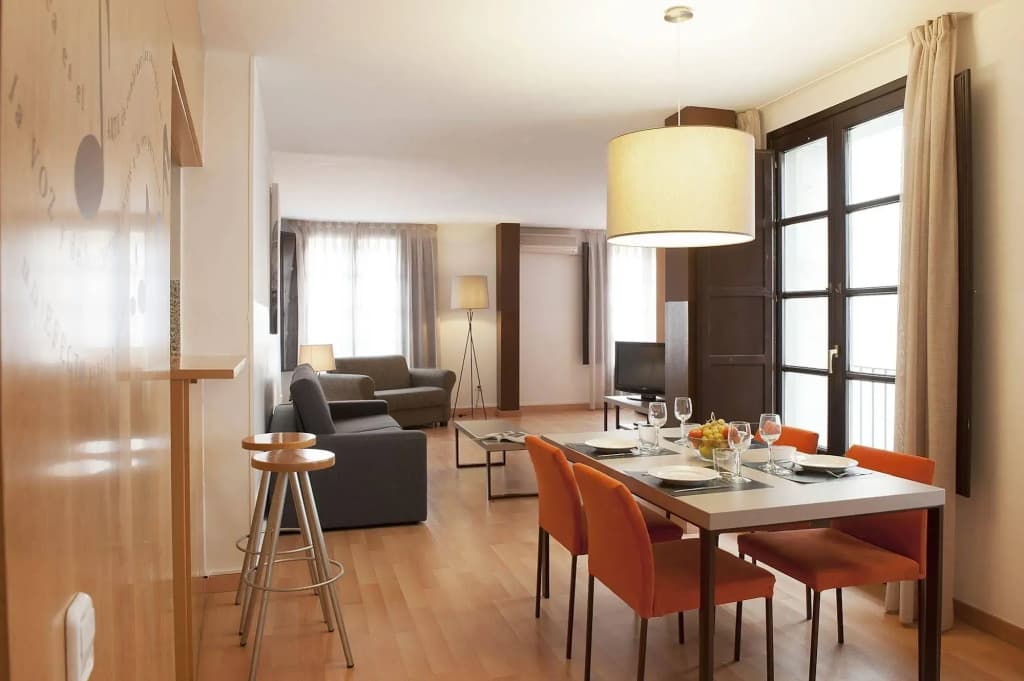 Aspasios Plaza Real Apartments - photo 13