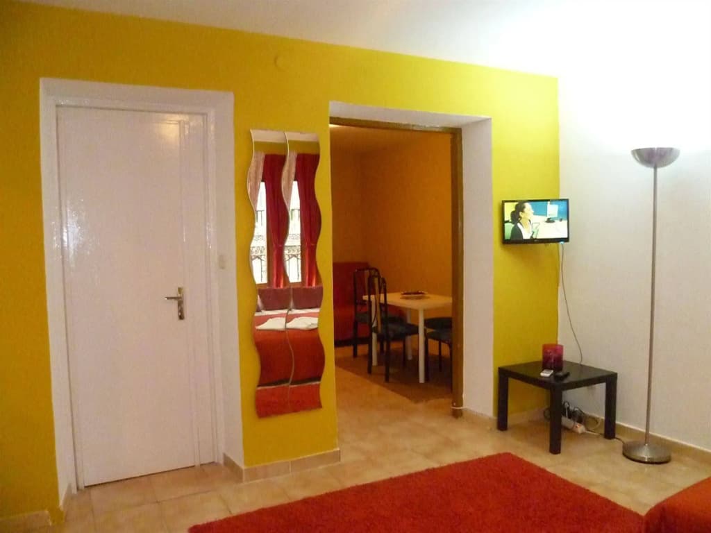 Village Chueca Apartments - photo 6