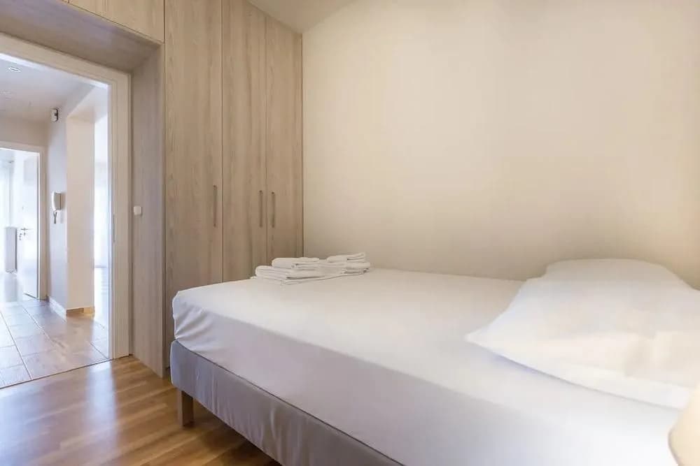 2 bedroom apartment near the Metro - photo 2