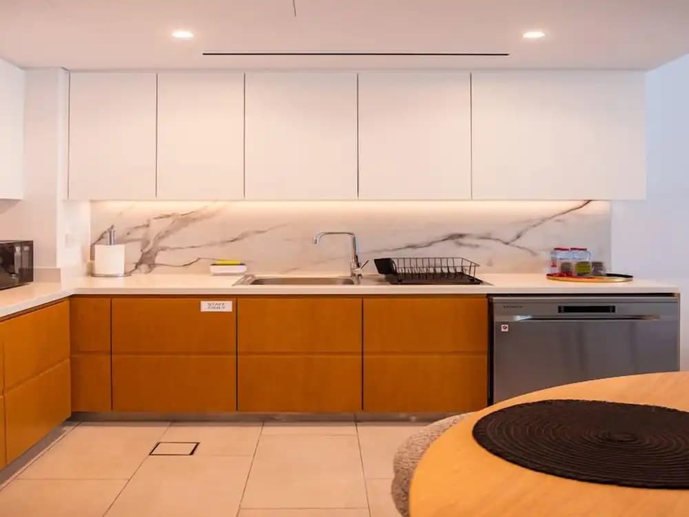 Luxurious 1BR Oasis Panoramic Views - photo 10