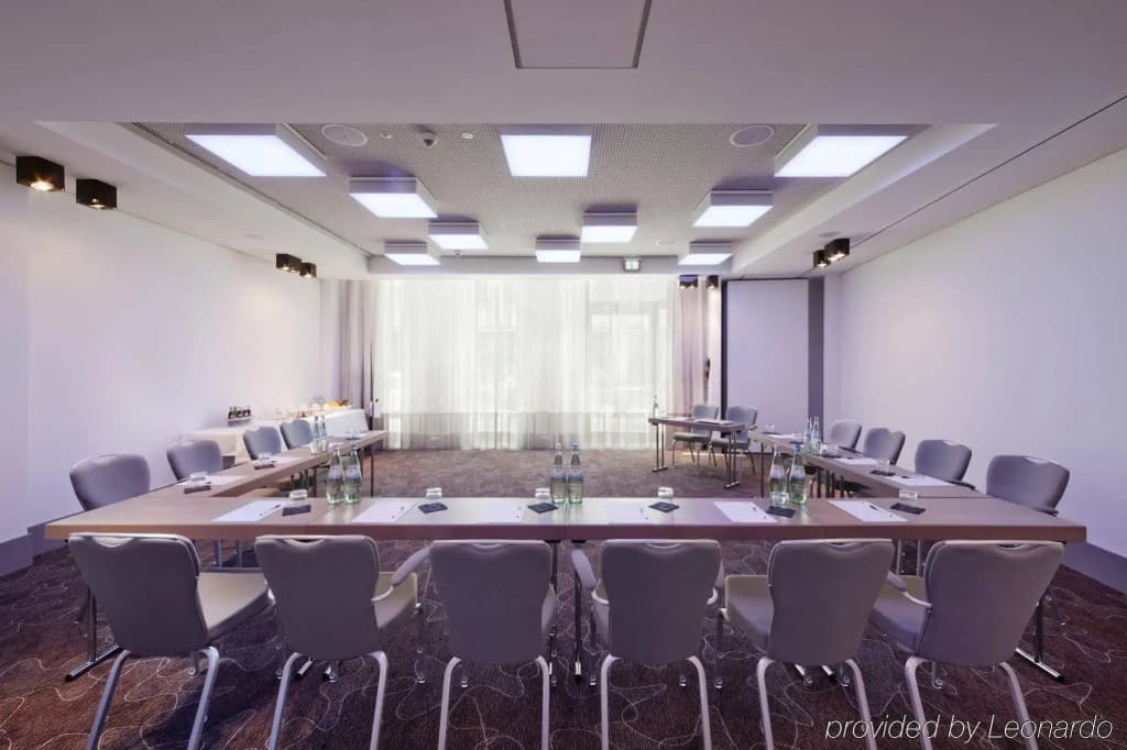 Hotel Indigo Berlin – Alexanderplatz - photo 14