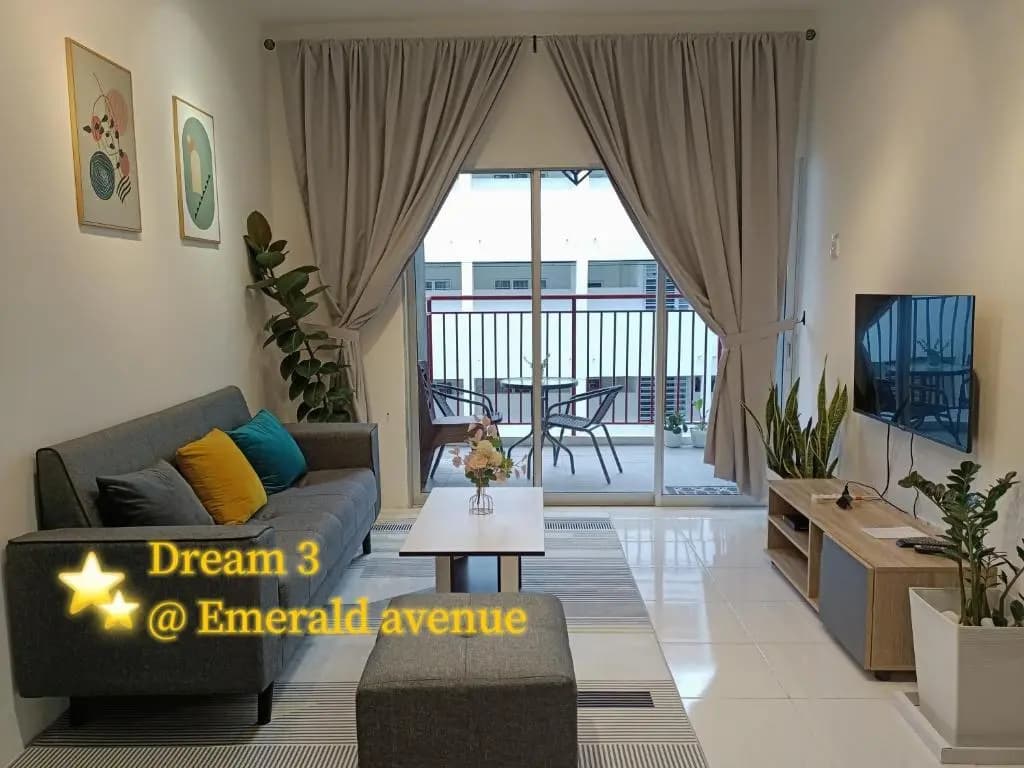 Dream 3 @ Emerald avenue - main photo