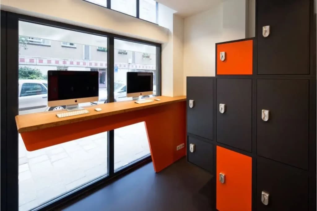 easyHotel Amsterdam City Centre South - photo 17