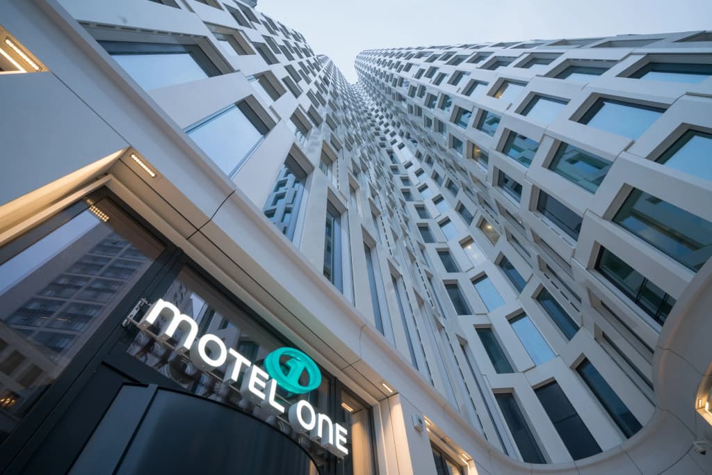 Motel One Berlin-Upper West - photo 1