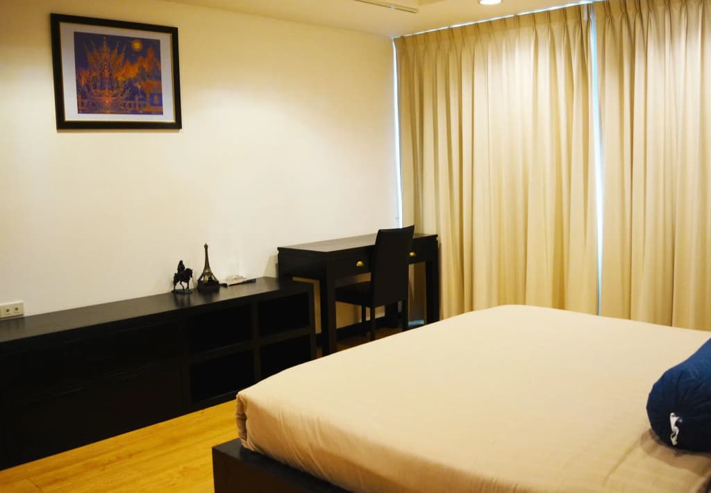 Serena Sathorn Suites - photo 2