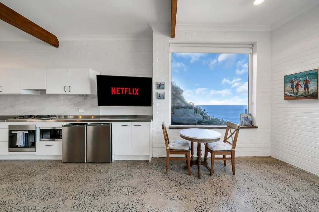 Cliffside: Bondi Beach - photo 17