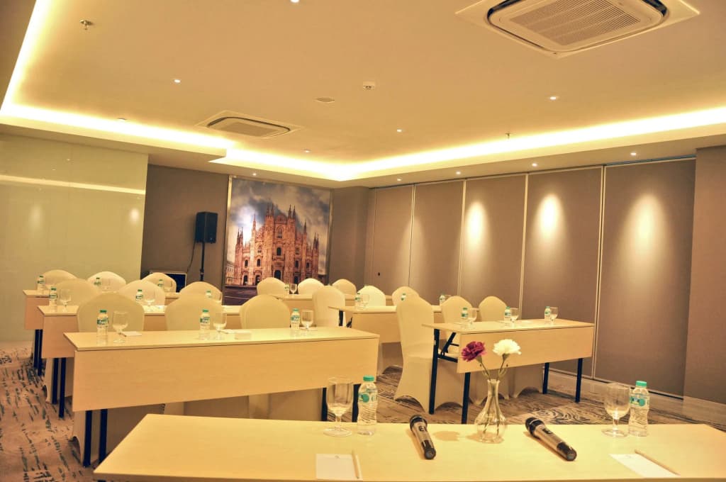 Grand Picasso Hotel - photo 18