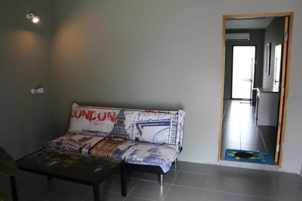 Blue Midnight Hostel - main photo