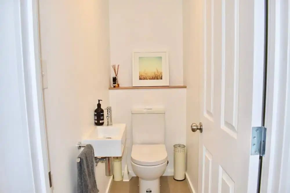 Charming Terrace House on Tree Lined Street - photo 7