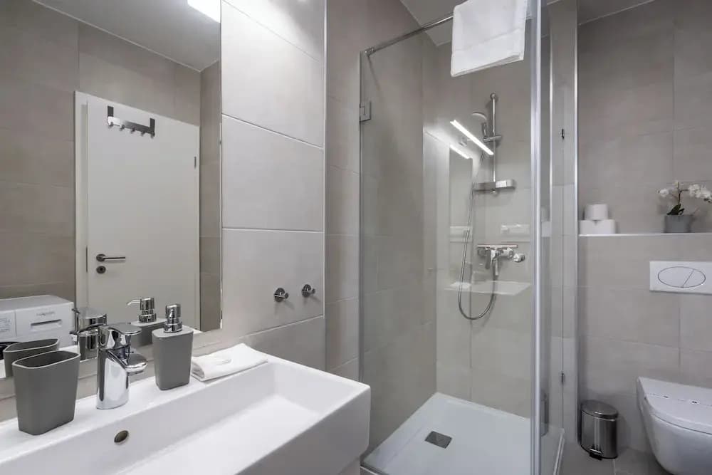 The Rose Garden Apartments - photo 33