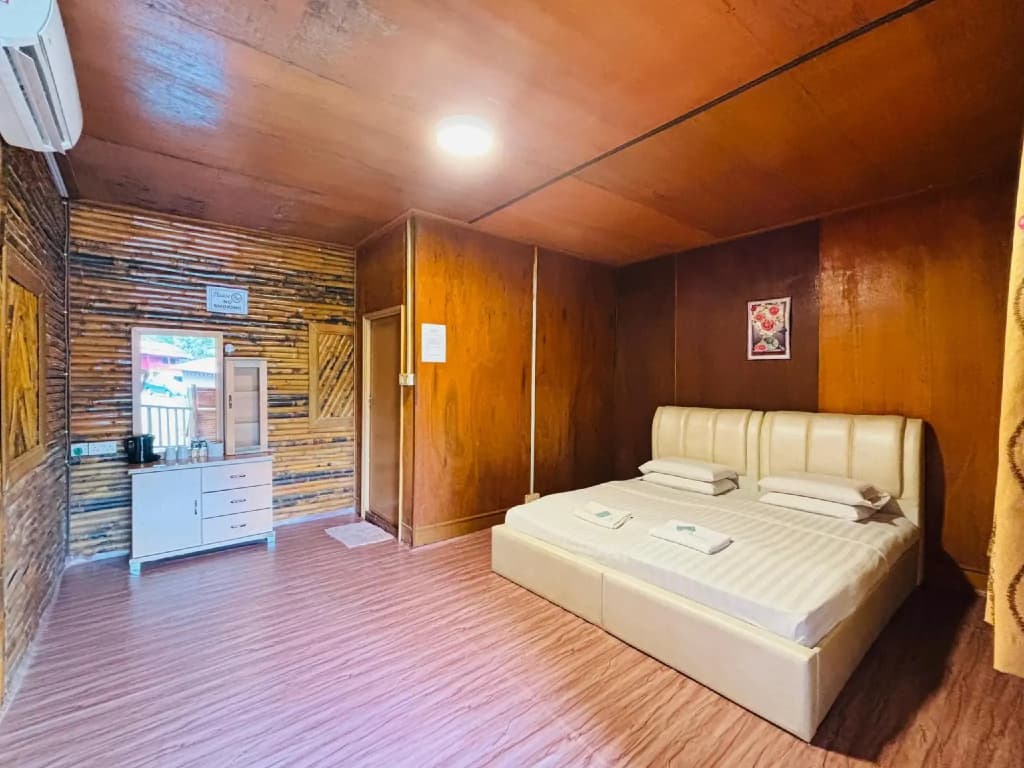 Borneo Tree House - photo 2