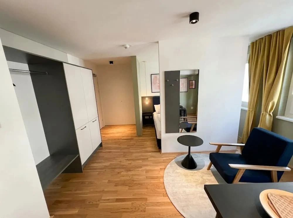 Premium Apartments with Air Conditioning - Dovers Yard - photo 9