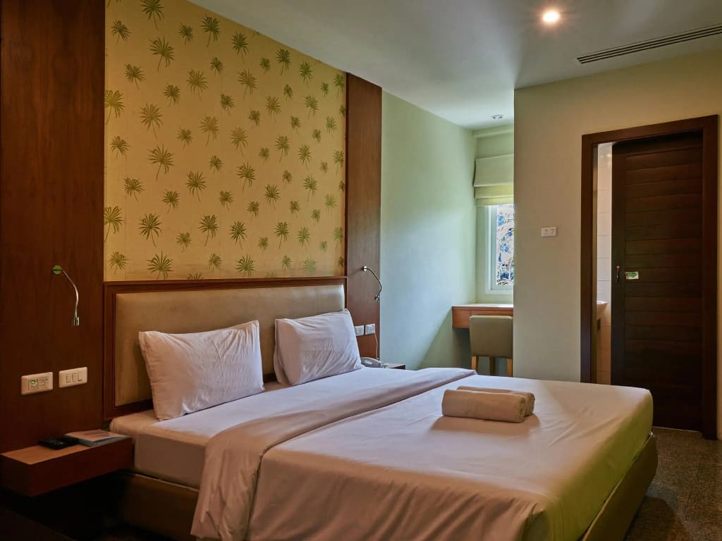 Phuket Ecozy Hotel - photo 4