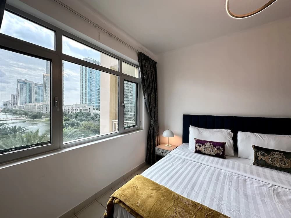 Lux BnB I Una Tower I Lakes View - photo 4