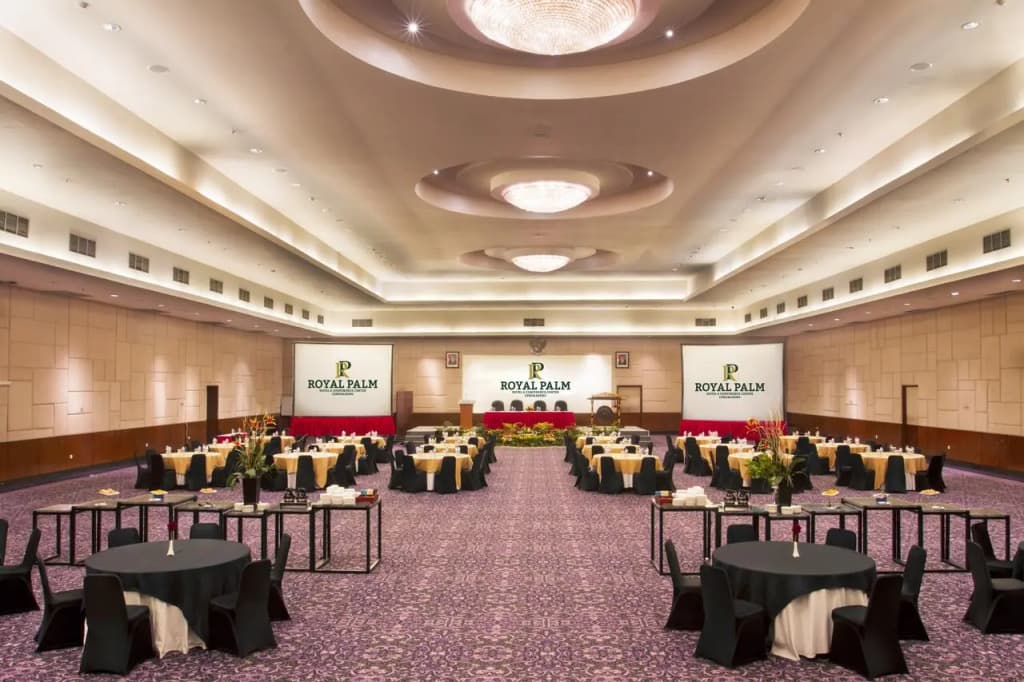 Royal Palm Hotel & Conference Center Cengkareng - photo 16