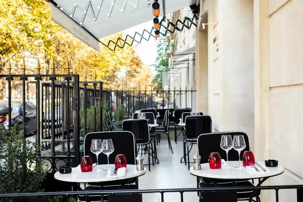 Hôtel Montaigne - photo 17