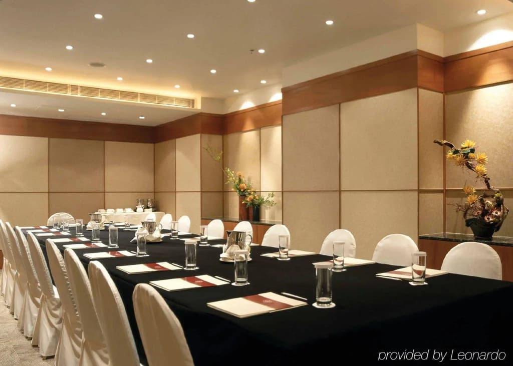 Harbour Plaza Metropolis - photo 12