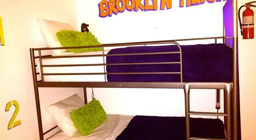 Brooklyn Houze Hostel - photo 3