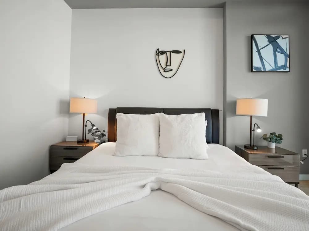 Modern Condo in Design District - photo 3