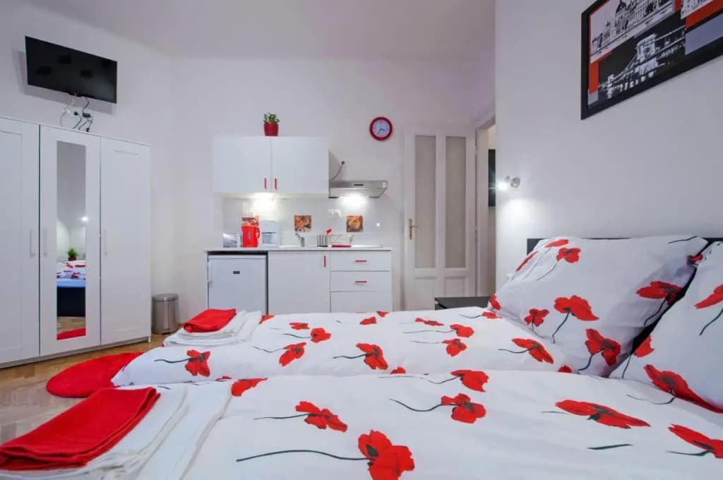PARKING, AC, WIFI FLAT NEXT TO ANDRASSY Ave - photo 6