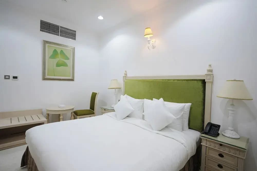 Crown Park Hotel - photo 3