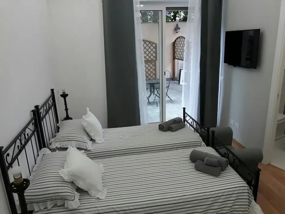 la piazzetta delle regine - photo 2