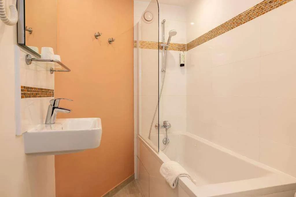 Hôtel Paris Legendre - photo 17